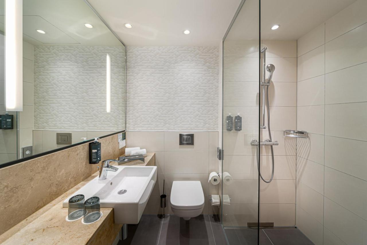 - - Hauptbahnhof By Ihg 4*